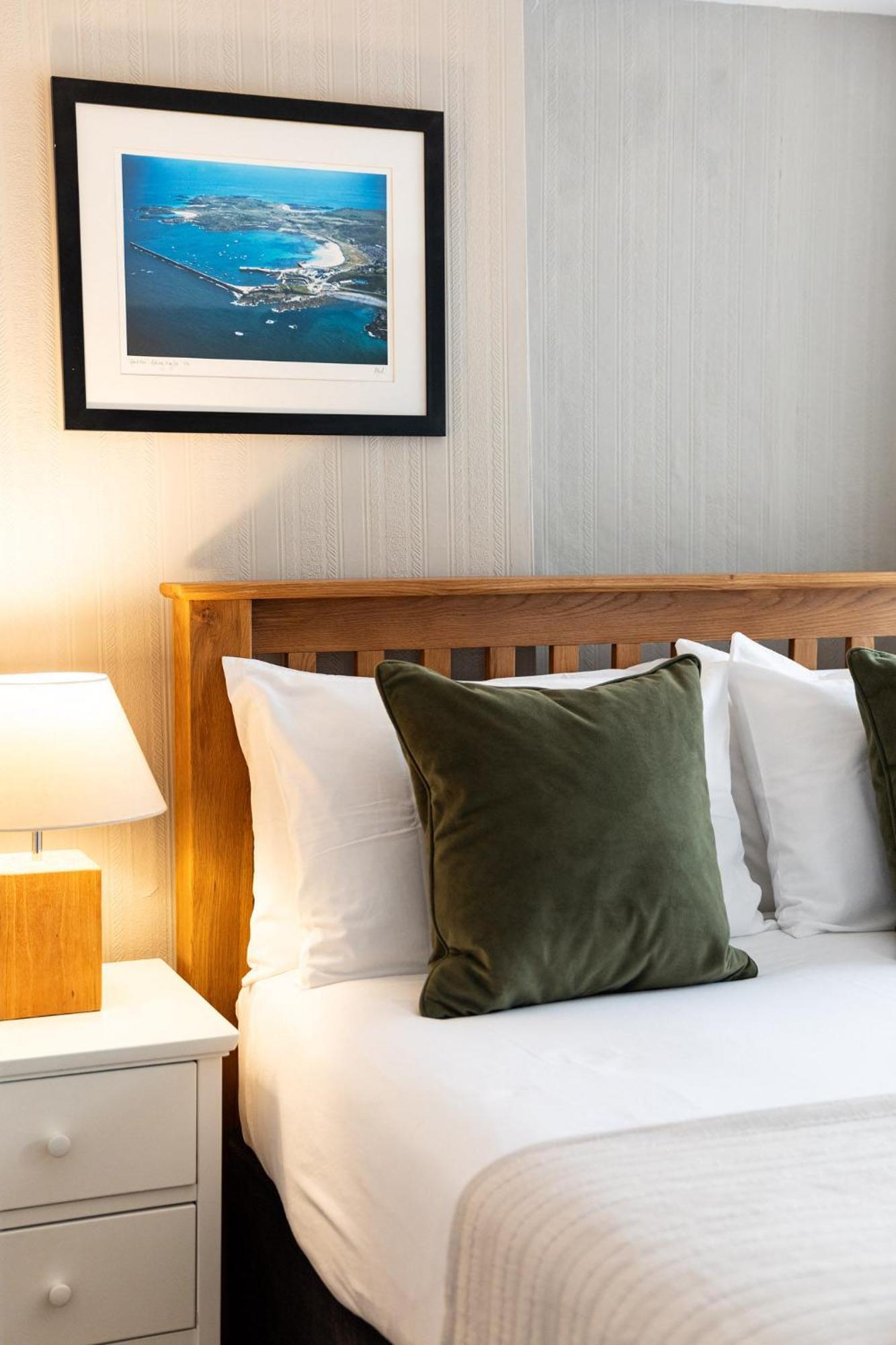 Bed and Breakfast The Georgian House Braye Экстерьер фото