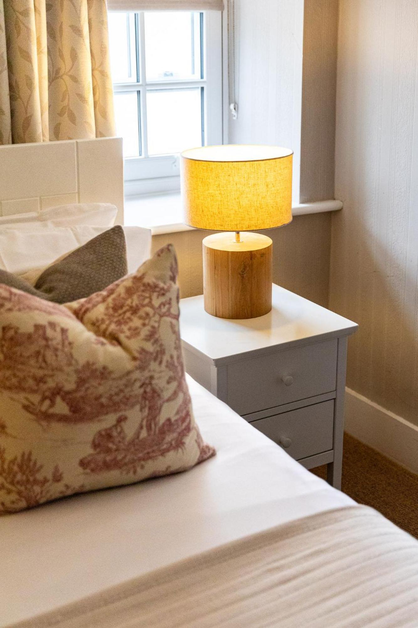 Bed and Breakfast The Georgian House Braye Экстерьер фото