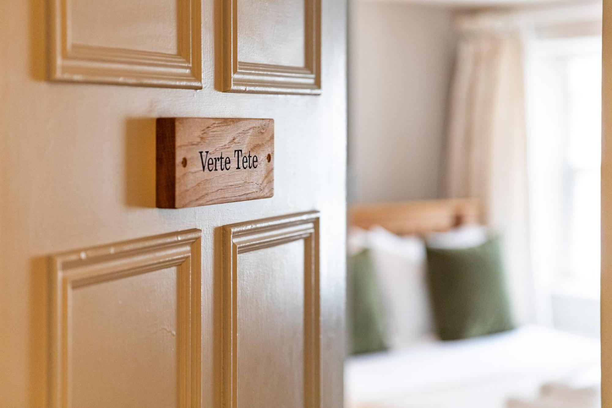 Bed and Breakfast The Georgian House Braye Экстерьер фото