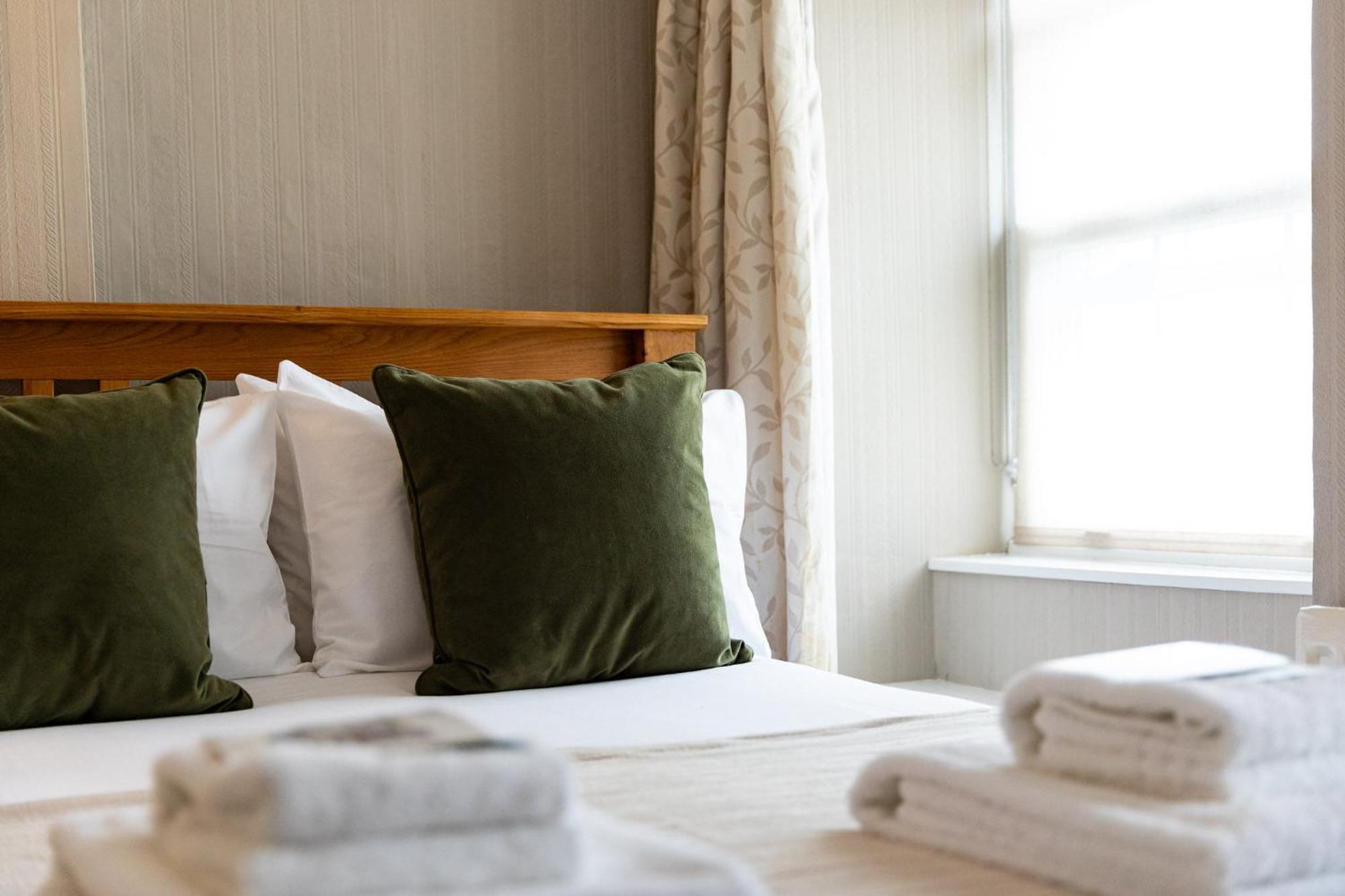 Bed and Breakfast The Georgian House Braye Экстерьер фото